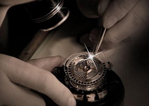 帝舵售后维修点查询（帝舵表镜裂了）