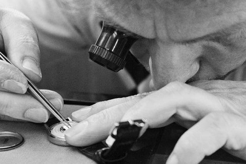 帝舵手表售后服务电话（帝舵表冠无法旋转）