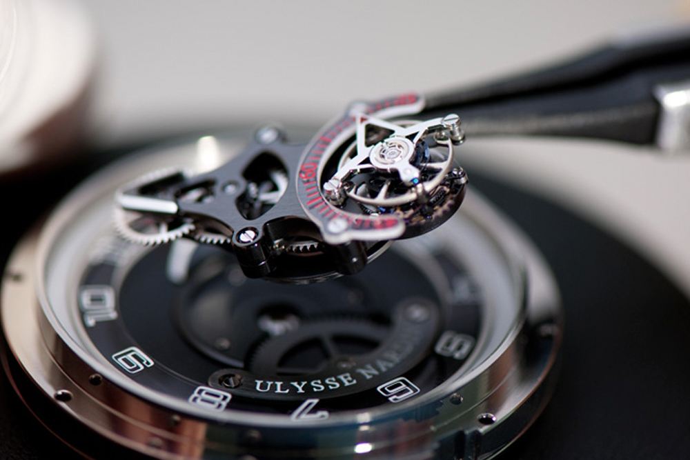 帝舵手表多长时间保养一次（帝舵机芯受潮）